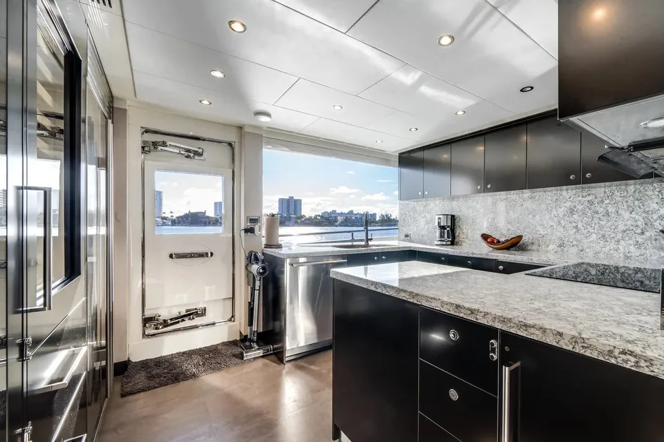 Carbon Copy, 2022 Ocean Alexander 32L, photo 24