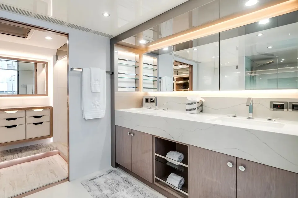 Carbon Copy, 2022 Ocean Alexander 32L, photo 37