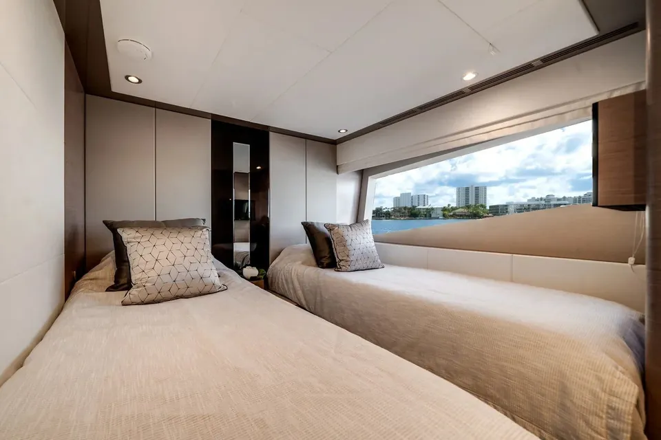 Carbon Copy, 2022 Ocean Alexander 32L, photo 53