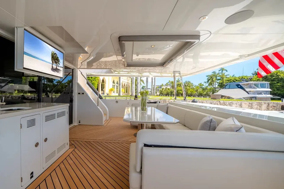 2025 Ocean Alexander 27R, photo 14