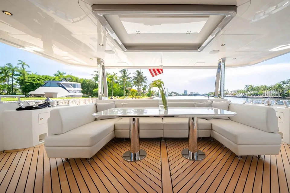 2025 Ocean Alexander 27R, photo 16