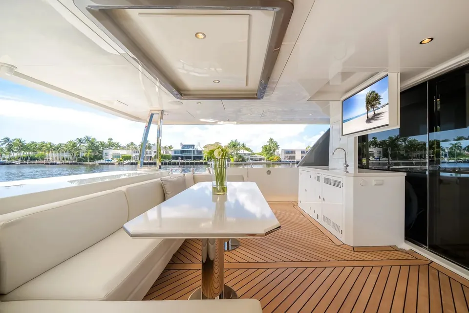 2025 Ocean Alexander 27R, photo 17