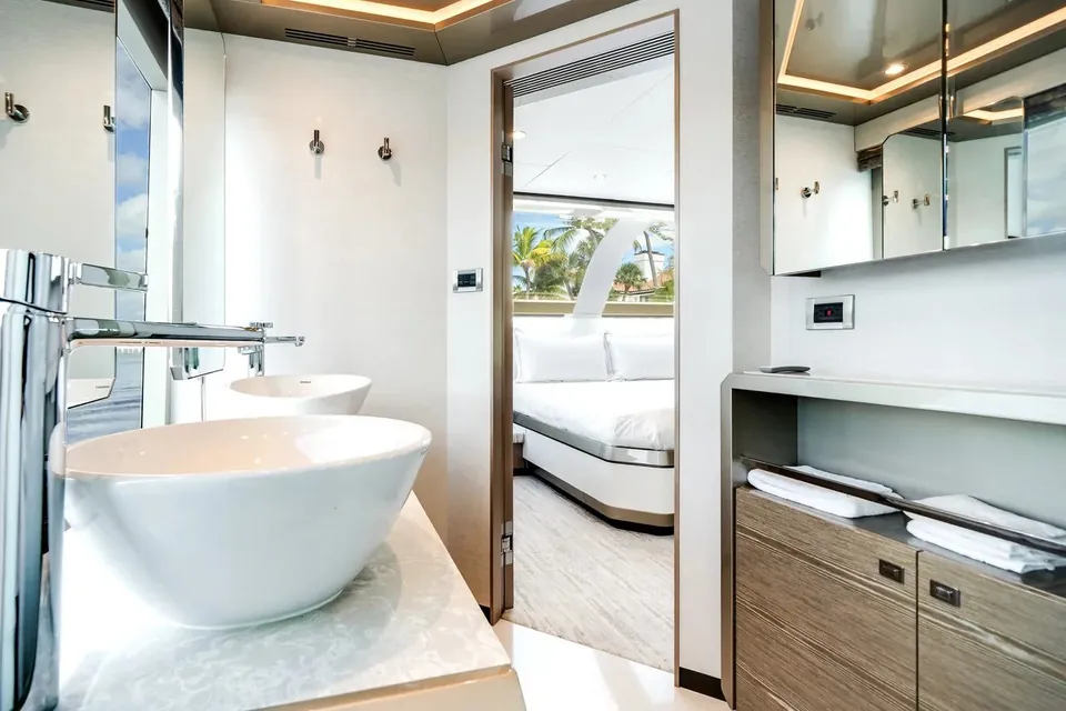 2025 Ocean Alexander 27R, photo 52