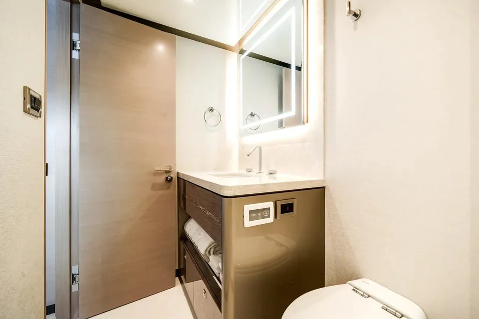 2025 Ocean Alexander 27R, photo 68