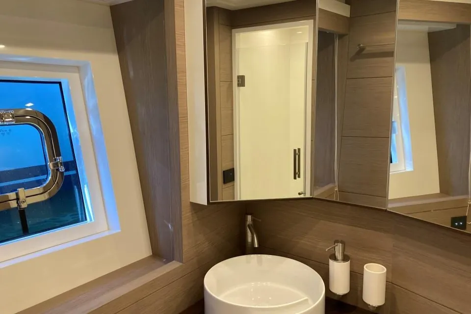 2022 AB Yachts AB 100, photo 2
