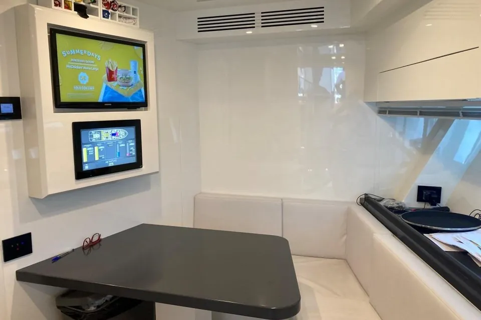 2022 AB Yachts AB 100, photo 8
