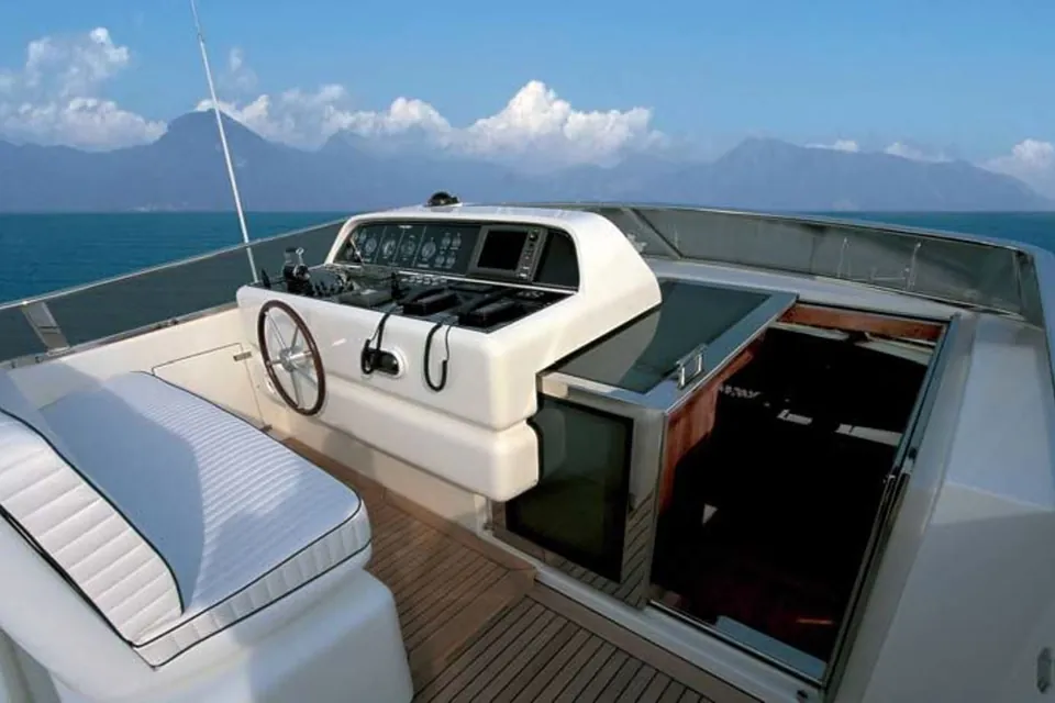 2026 Falcon 102, photo 3