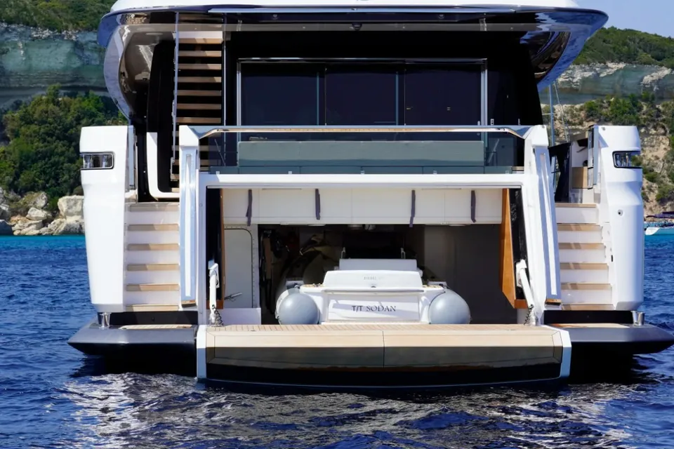 2023 Custom Line 120, photo 23