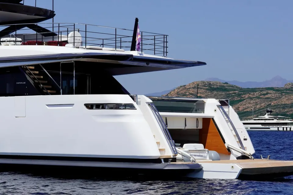 2023 Custom Line 120, photo 24