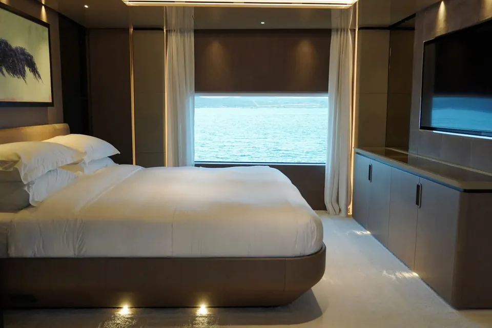 2023 Custom Line 120, photo 28