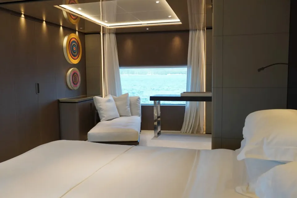 2023 Custom Line 120, photo 29