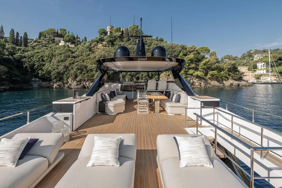 2026 Ferretti Infynito 80, photo 3