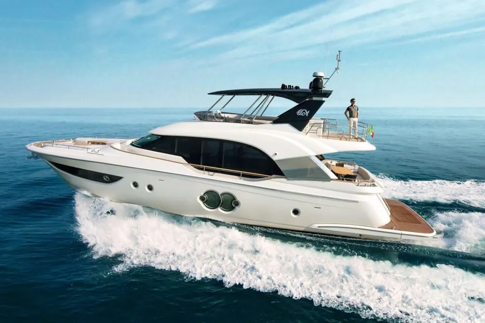 2019 Monte Carlo Yachts MCY 70, photo 3