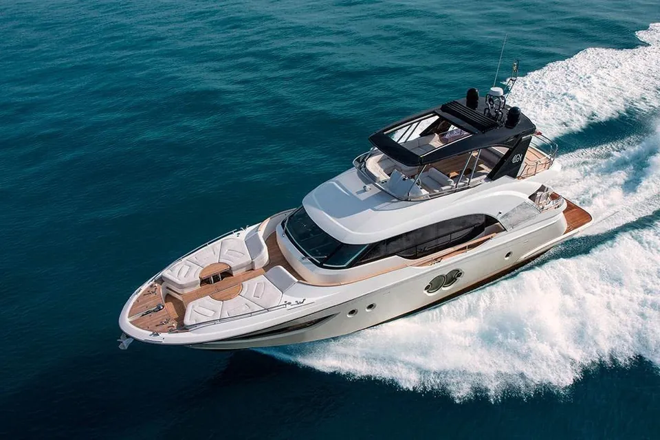 2019 Monte Carlo Yachts MCY 70, photo 5
