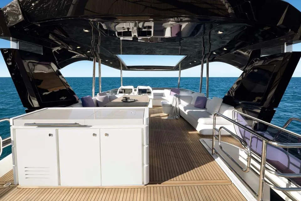 2019 Monte Carlo Yachts MCY 70, photo 15