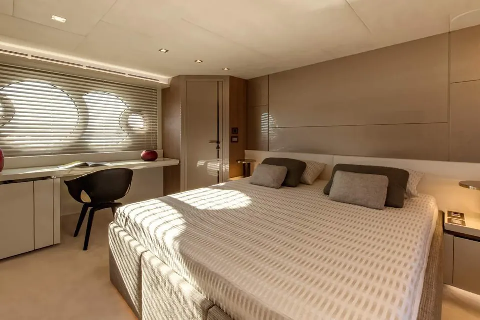 2019 Monte Carlo Yachts MCY 70, photo 28