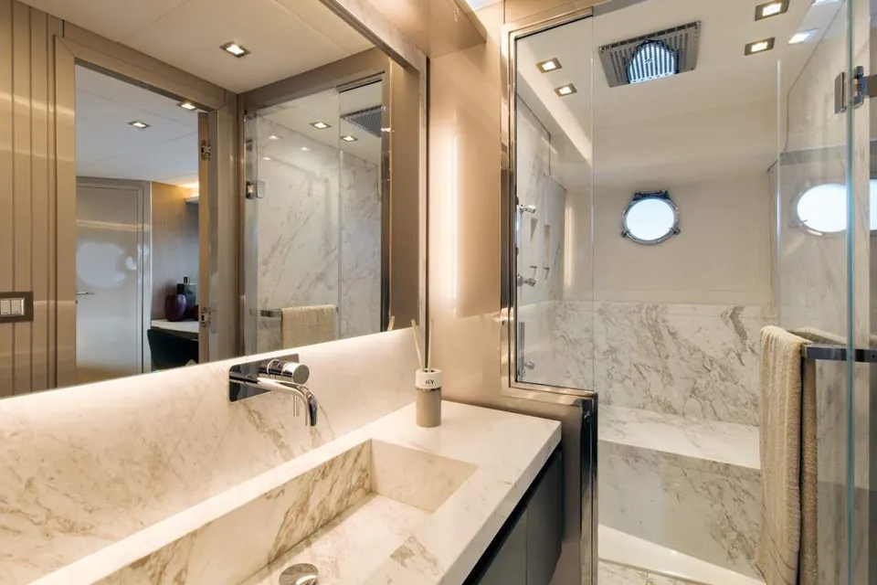 2019 Monte Carlo Yachts MCY 70, photo 29