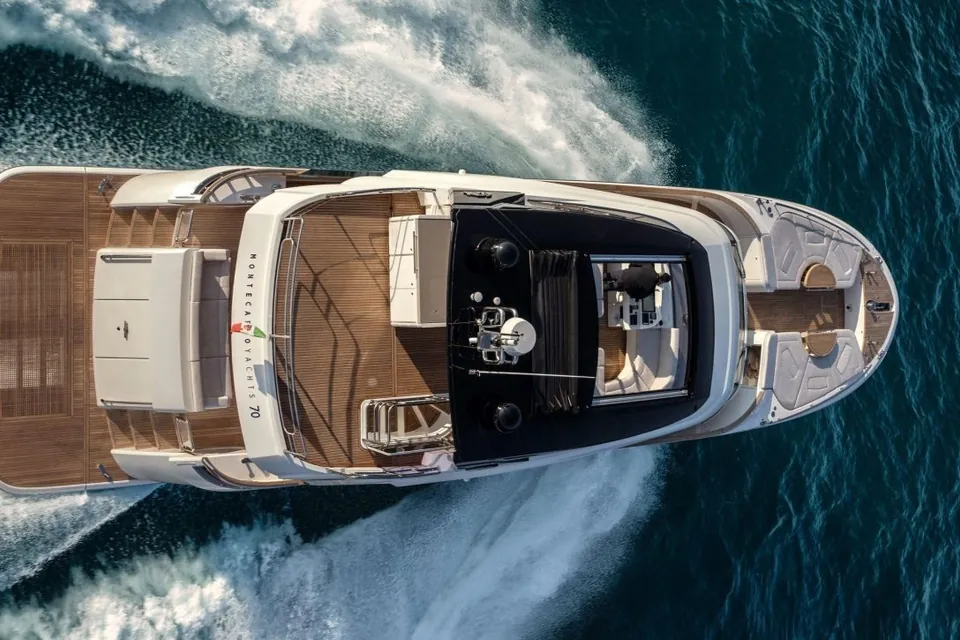2019 Monte Carlo Yachts MCY 70, photo 31