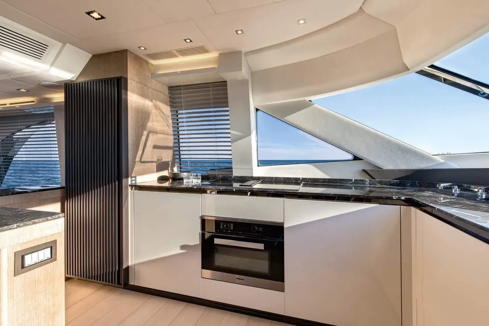 2019 Monte Carlo Yachts MCY 70, photo 34