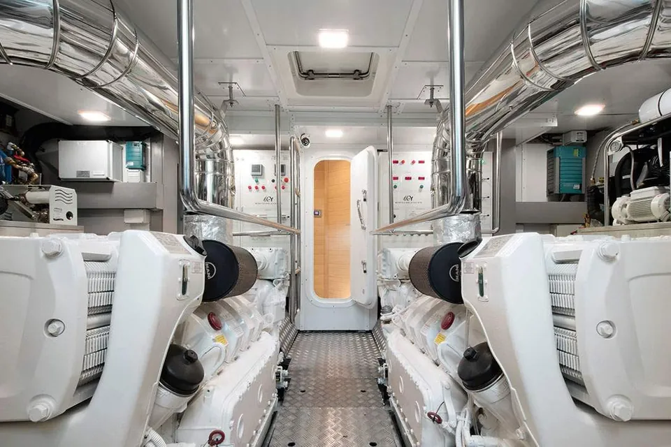 2019 Monte Carlo Yachts MCY 70, photo 40