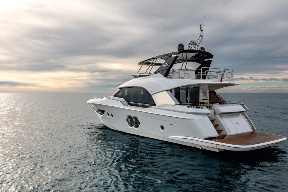 2019 Monte Carlo Yachts MCY 70, photo 44