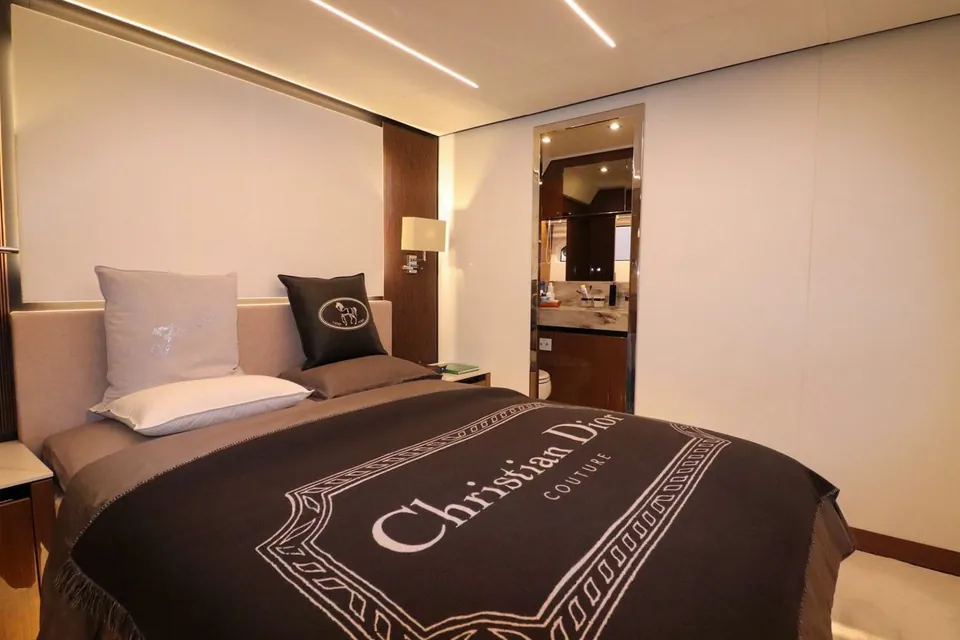 2023 Prestige Yachts X70, photo 19