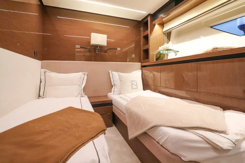 2023 Prestige Yachts X70, photo 22