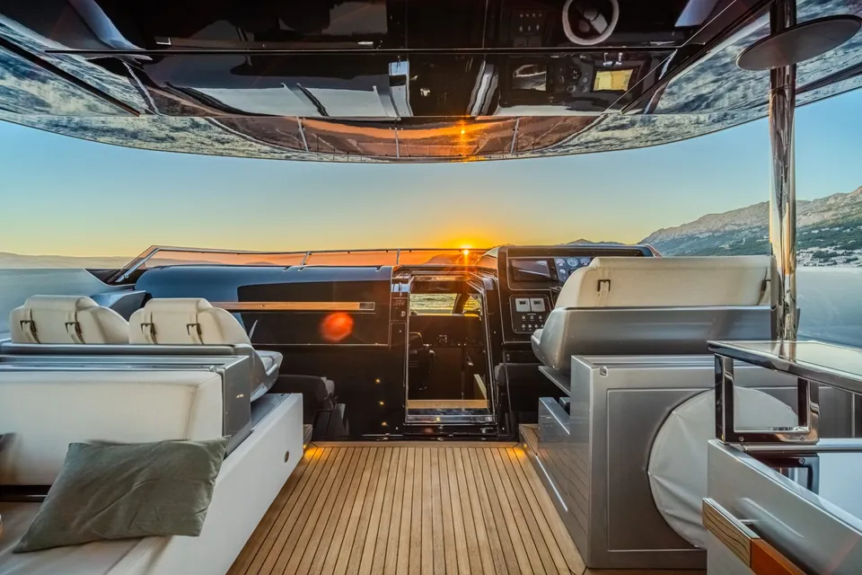 2019 Riva 100 Corsaro, photo 9