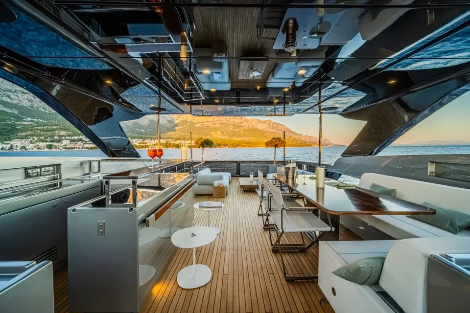 2019 Riva 100 Corsaro, photo 10
