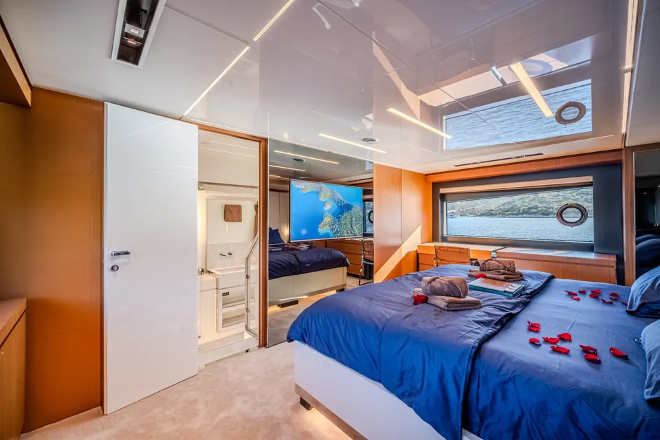 2019 Riva 100 Corsaro, photo 16