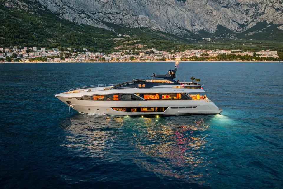 2019 Riva 100 Corsaro, photo 33