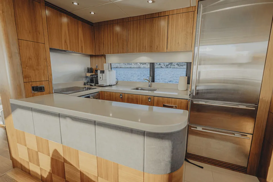 Sarahlisa, 2015 Sunseeker 75 Yacht, photo 16