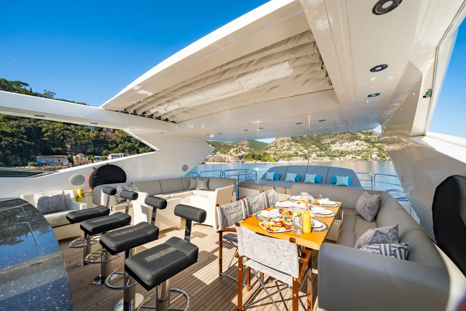 Lady Volantis, 2014 Sunseeker 115 Sport Yacht, photo 22