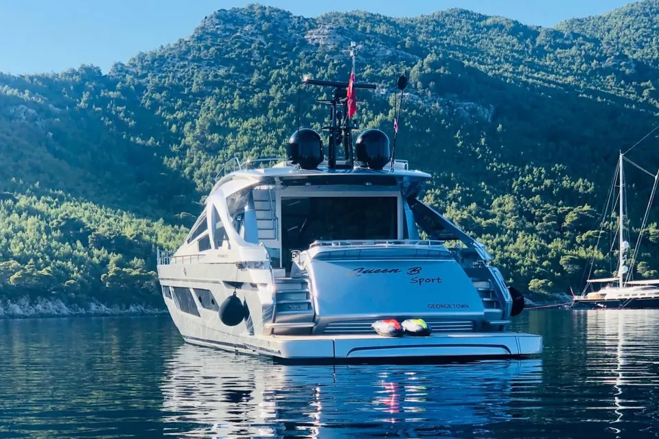 Queen B Sport, 2020 Pershing 9X, photo 2