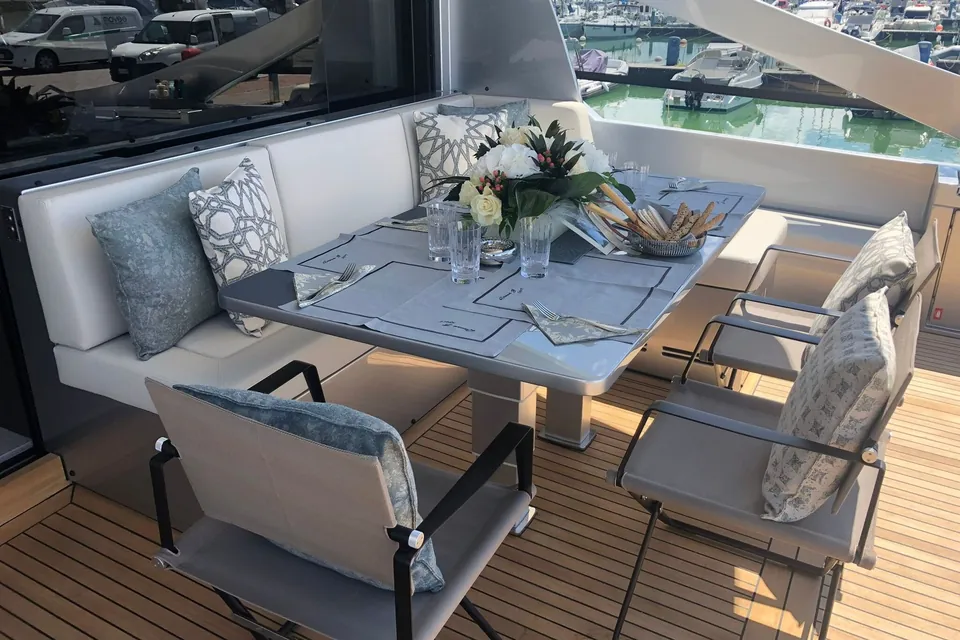 Queen B Sport, 2020 Pershing 9X, photo 3