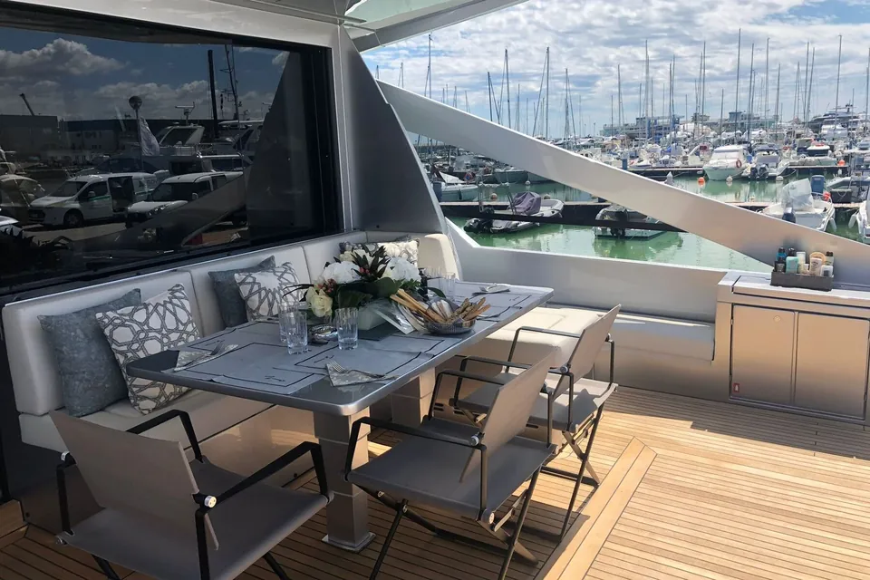 Queen B Sport, 2020 Pershing 9X, photo 5