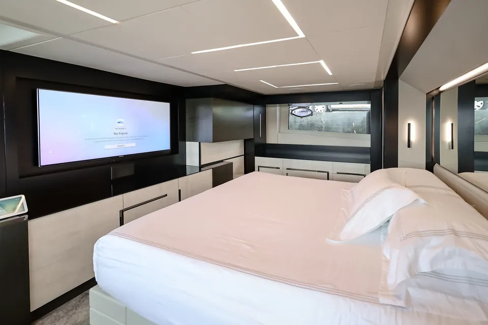 Queen B Sport, 2020 Pershing 9X, photo 18