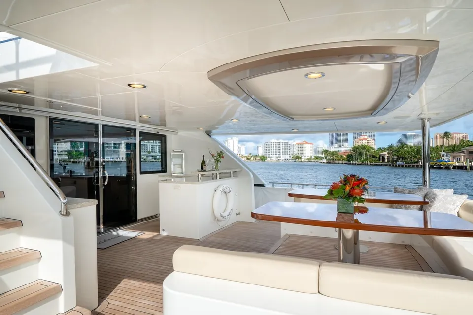 Iridescence, 2020 Ocean Alexander 100 Skylounge, photo 12