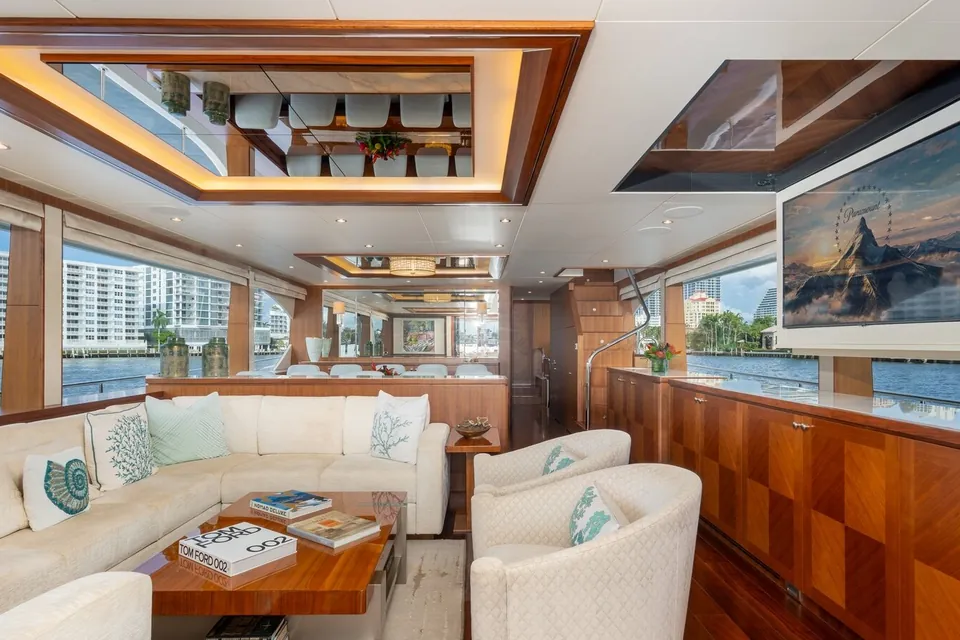 Iridescence, 2020 Ocean Alexander 100 Skylounge, photo 16