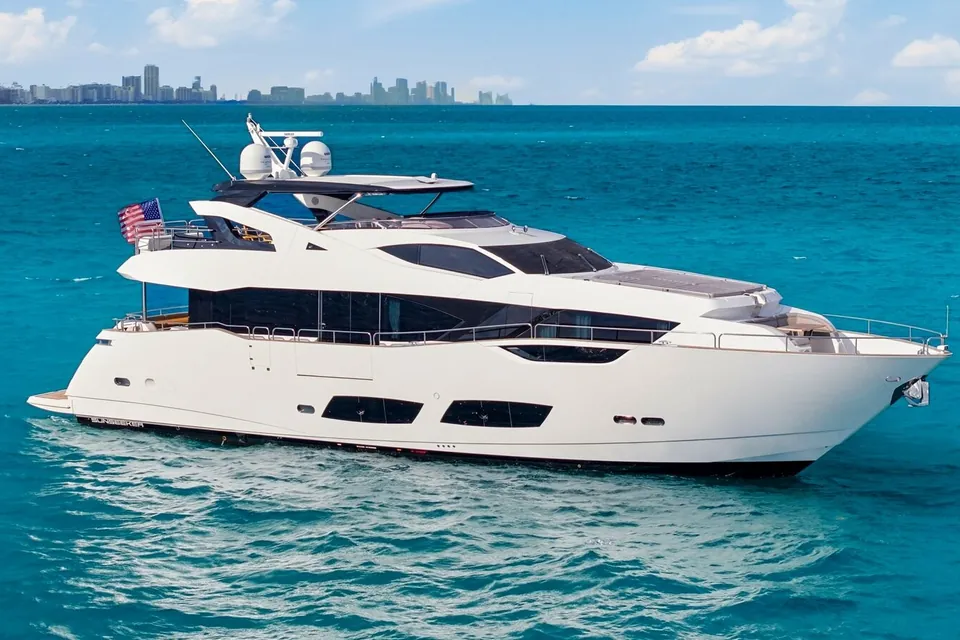 Pura Vida, 2020 Sunseeker 95 Yacht, photo 1