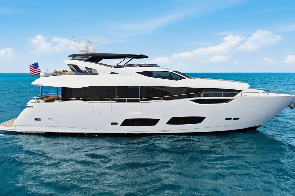 Pura Vida, 2020 Sunseeker 95 Yacht, photo 2