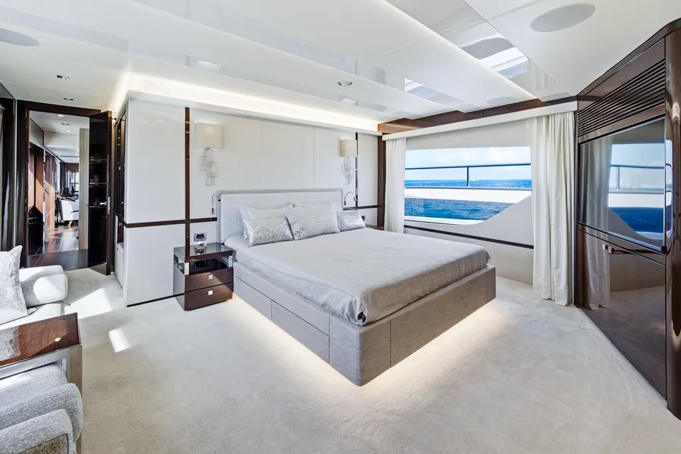 Pura Vida, 2020 Sunseeker 95 Yacht, photo 35