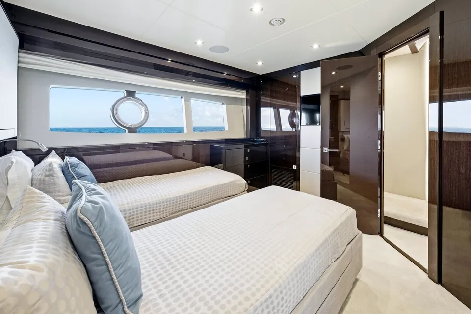 Pura Vida, 2020 Sunseeker 95 Yacht, photo 42