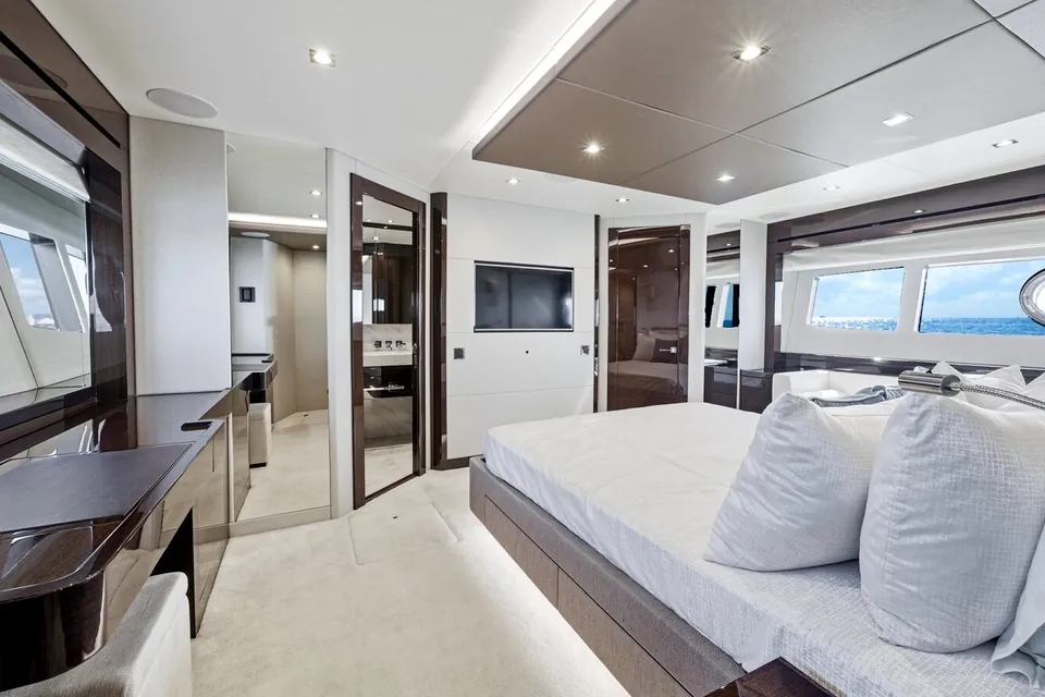 Pura Vida, 2020 Sunseeker 95 Yacht, photo 44