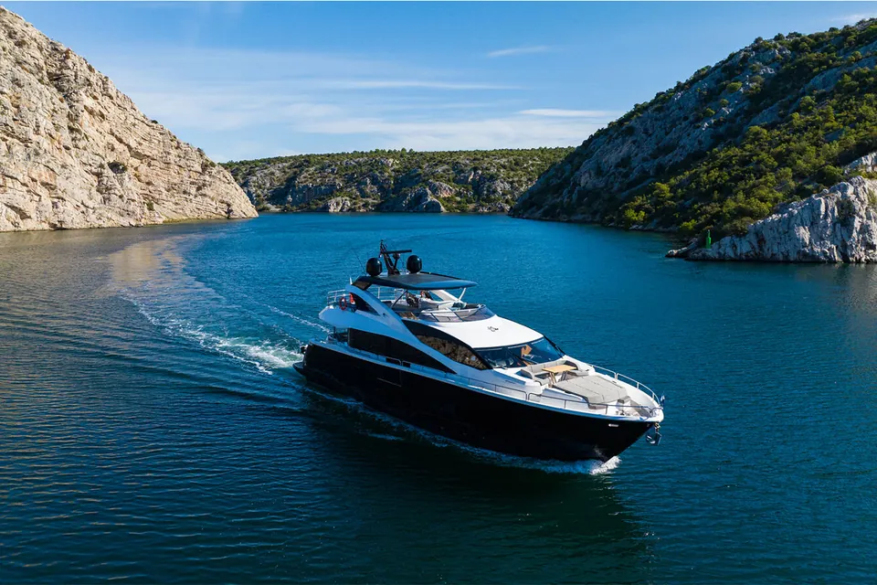 Black Mamba, 2020 Sunseeker 86 Yacht, photo 5