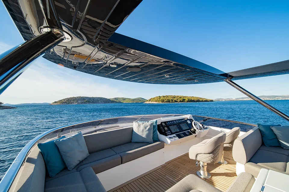 Black Mamba, 2020 Sunseeker 86 Yacht, photo 11