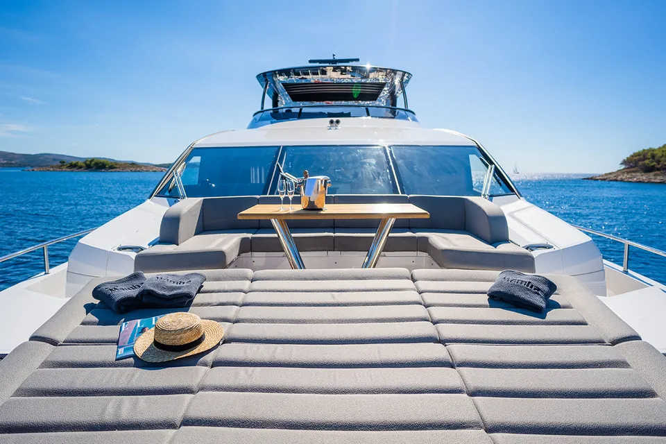 Black Mamba, 2020 Sunseeker 86 Yacht, photo 12