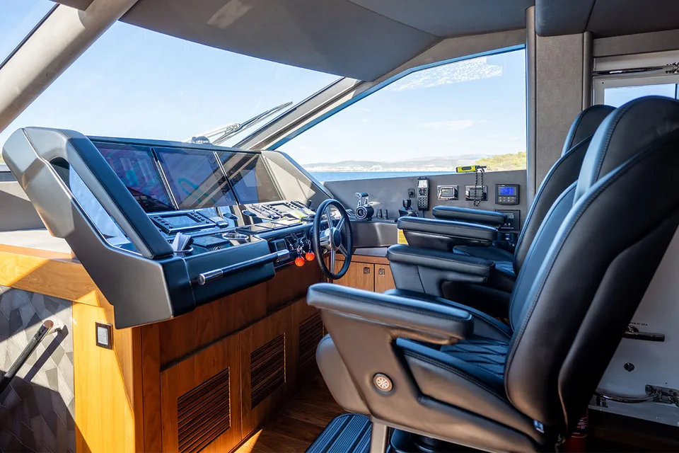 Black Mamba, 2020 Sunseeker 86 Yacht, photo 25