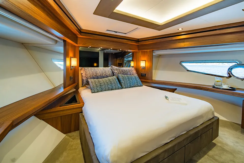 Black Mamba, 2020 Sunseeker 86 Yacht, photo 33