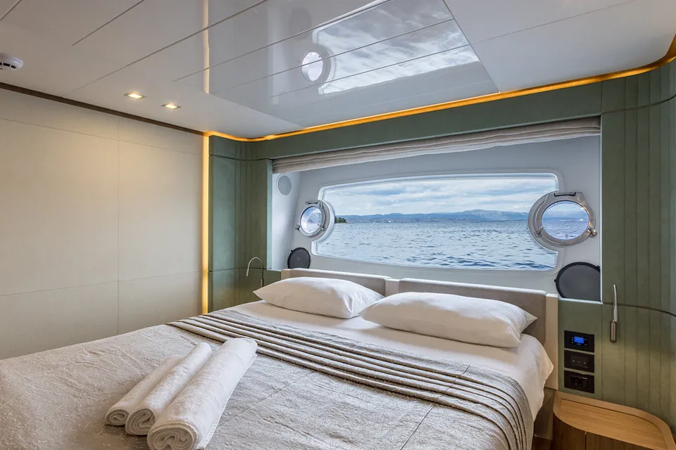 Katariina XO, 2017 Ferretti 960, photo 30